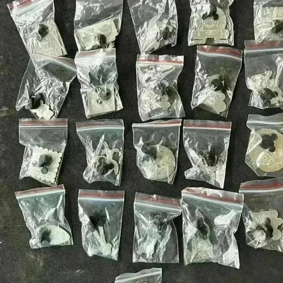 Disney Pins Lot of 50 No Duplicates All with Rubber Mickey Backings Tradeable - Picture 4 of 4